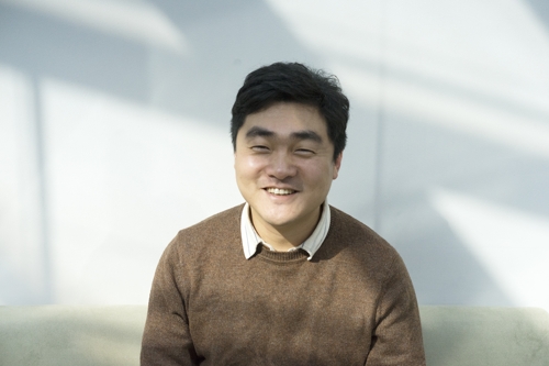 서효인 시인