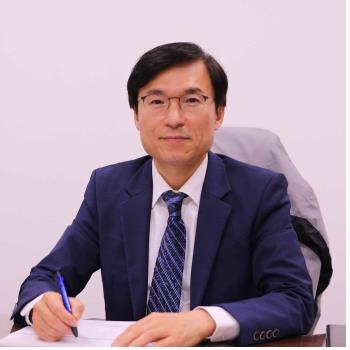 교육부장관 표창받은 강민구 교수
