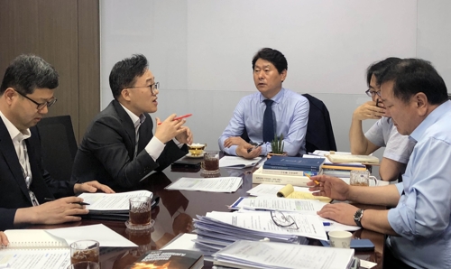 심기준 의원, 국방부 관계자와 면담