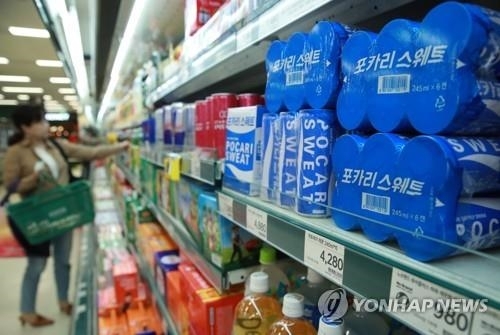 서울 시내 한 대형마트 음료 코너. 
