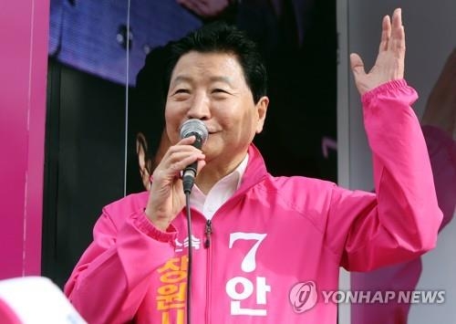 안상수 "한국당 창원시장 공천은 사천"…홍준표 글 반박 - 1