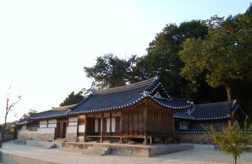 부여 여흥민 씨 고택