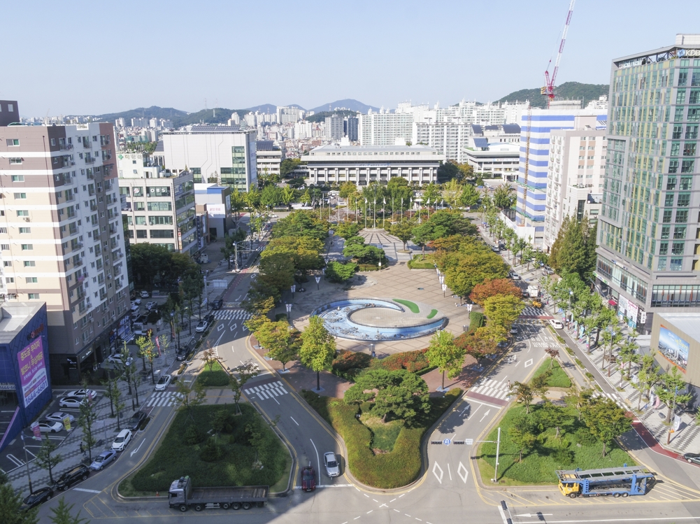 인천시청 앞 미래광장