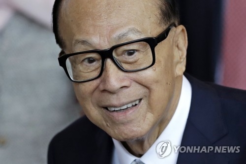 홍콩의 최고 부호인 리카싱 회장