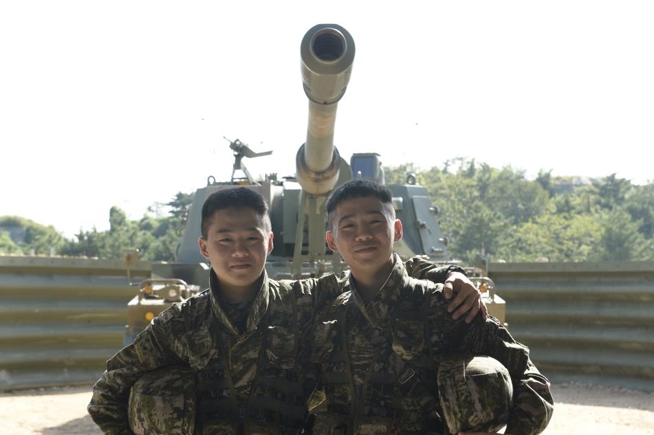 백령도 지키는 해병대원 곽민석(오른쪽)·민성 형제 