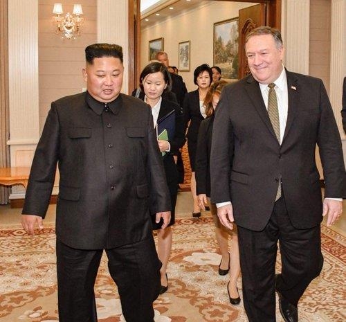 美 "김정은, 풍계리핵실험장 불가역적 해체 확인할 사찰단 초청" - 1
