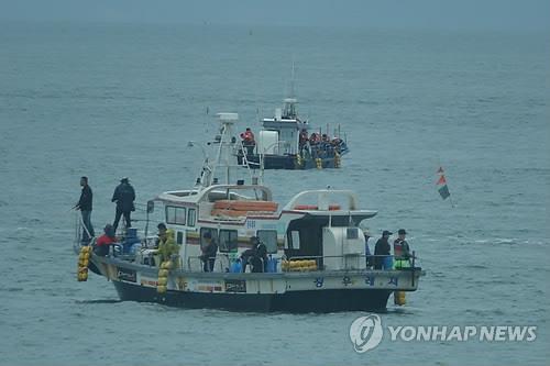 충남 서천군 홍원항 앞바다의 쭈꾸미 낚시 풍경