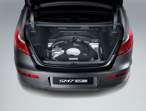 SM7 LPG 모델 트렁크