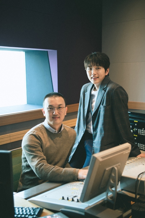 '별이 빛나는 밤에' DJ 산들(오른쪽)과 신성훈 PD
