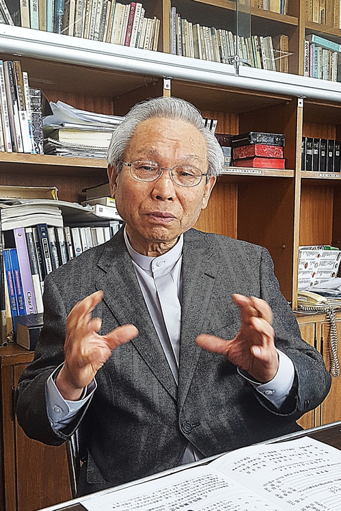 (서울=연합뉴스) 이희용 기자 = 서울일본인교회의 요시다 고조 목사가 예수의 수난과 부활을 생각하며 회개하자고 역설하고 있다.