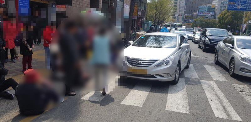횡단보도서 보행자 6명 충격한 택시