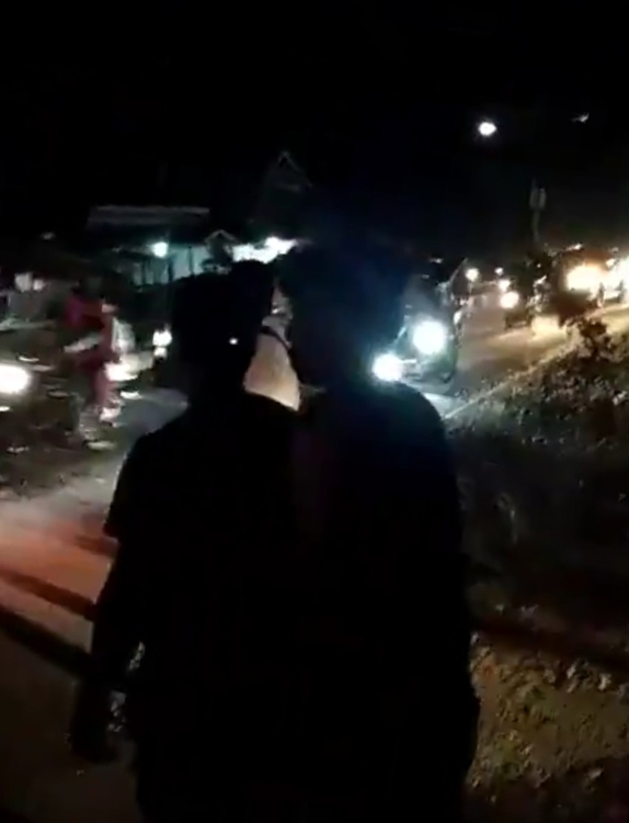 쓰나미 경보에 대피하는 주민들