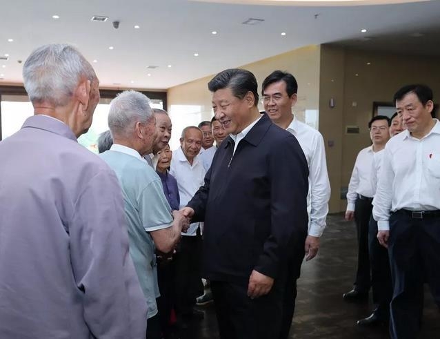 홍군 후손 및 혁명 열사 가족 만나는 시진핑 중국 국가 주석