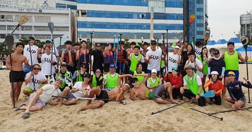 연예인협회 전지인 선수, 해양레저쇼 서프 오픈 2km 부문 우승 - 1