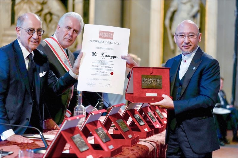 중국 조각가 Li Xiangqun, 제54회 Florence International Muse Award 수상
