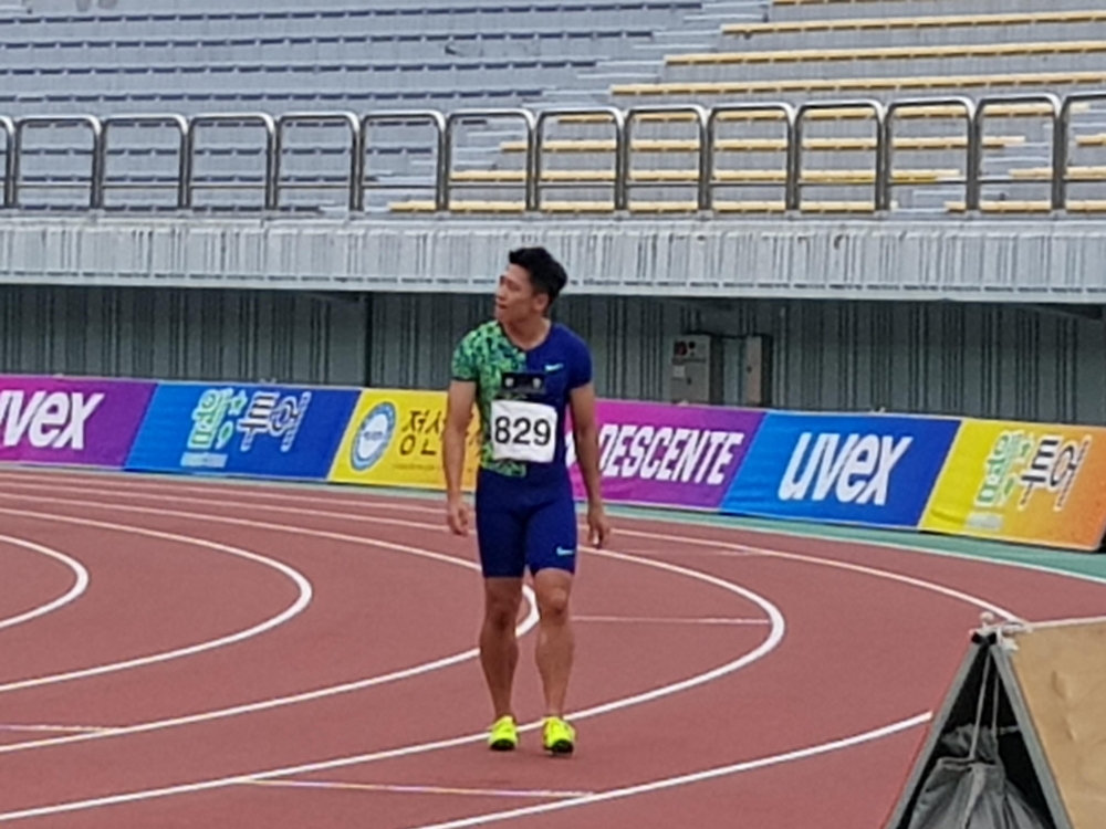 아쉬워하는 김국영
