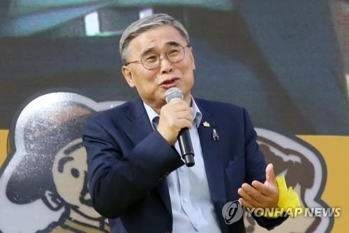 노무현 추모문화제 토크콘서트 출연한 이종석 전 장관