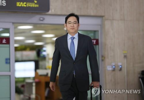 일본서 돌아오는 이재용