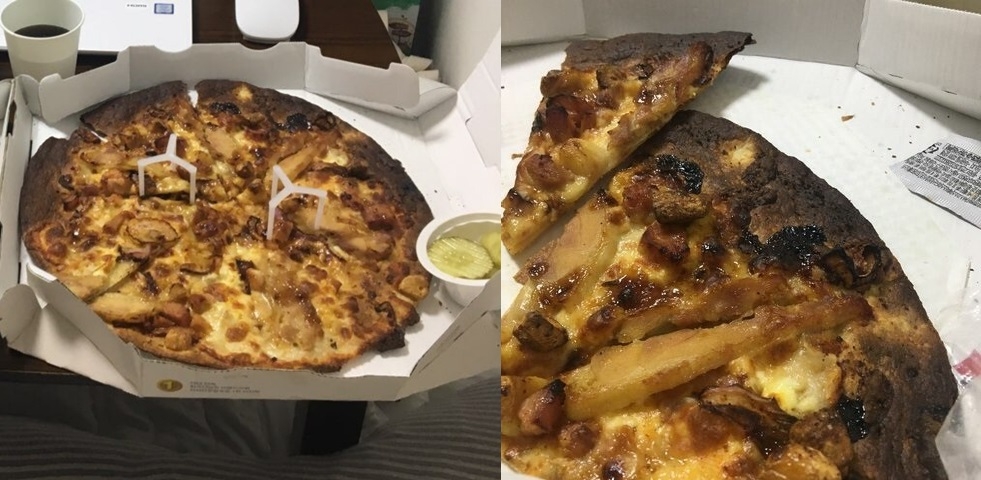 새까맣게 탄 채 배달된 피자