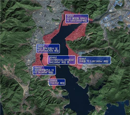 마산만 매립현황. 붉은색이 매립지.