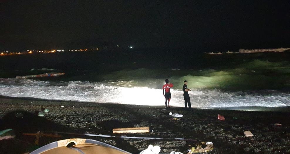 울산 주전몽돌해변에서 파도 휩쓸려 1명 실종
