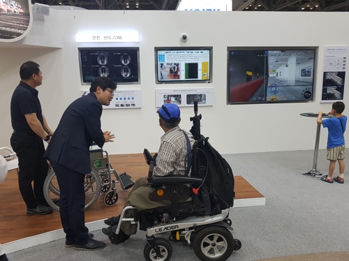 휠체어 인식하는 엘리베이터