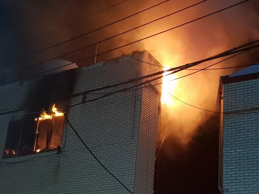 부산 남구 감만동 다세대주택 3층 화재