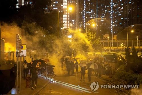 '복면금지법' 발표 후 홍콩 시위 현장