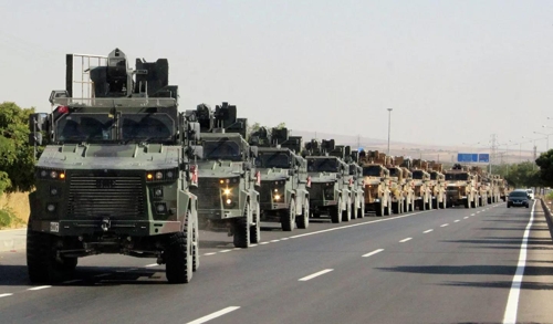 터키-시리아 국경에 늘어선 터키 군사장비 [리아노보스티=연합뉴스] 