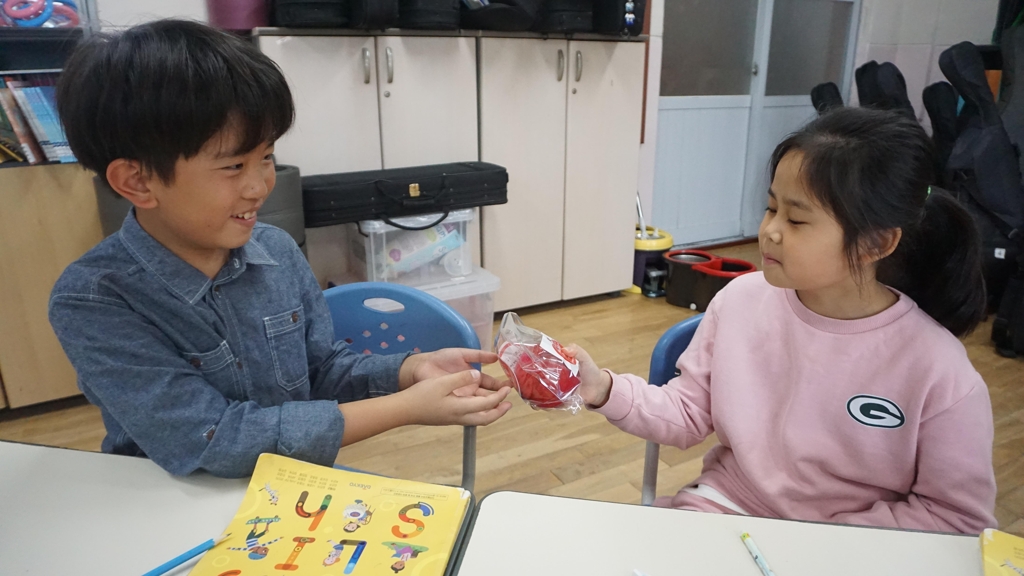 충남 태안 원북초 학생들의 사과데이