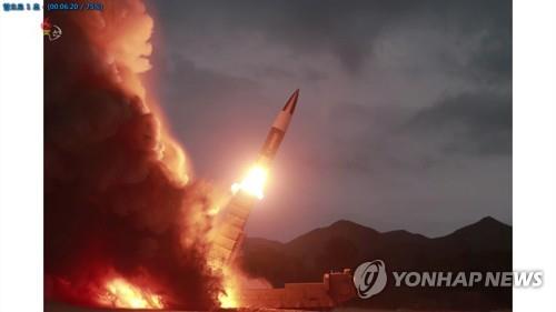 북한 TV, 신형 지대지 전술미사일 발사 공개