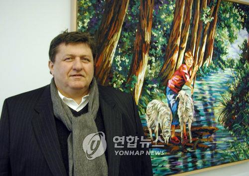 2006년 마이클 슐츠 갤러리 서울 분점을 개관한 마이클 슐츠