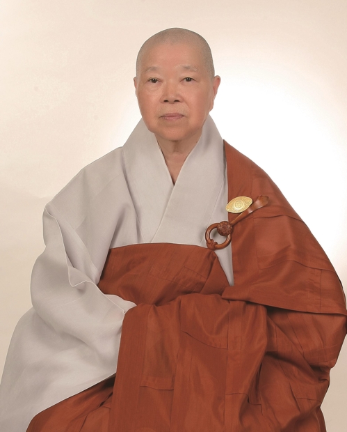 운문사 회주 명성스님