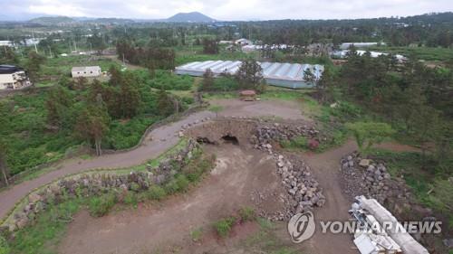불법개발로 파괴된 '생쟁이왓굴'