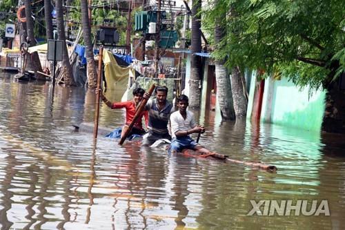 작년 10월 1일 인도 북부 비하르주 파트나의 홍수 피해 모습. [신화=연합뉴스]