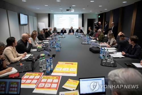 코로나19 대응책 논의하는 스위스 연방 정부