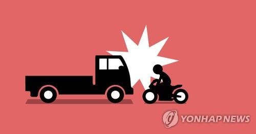 트럭 - 오토바이 교통사고 (PG)