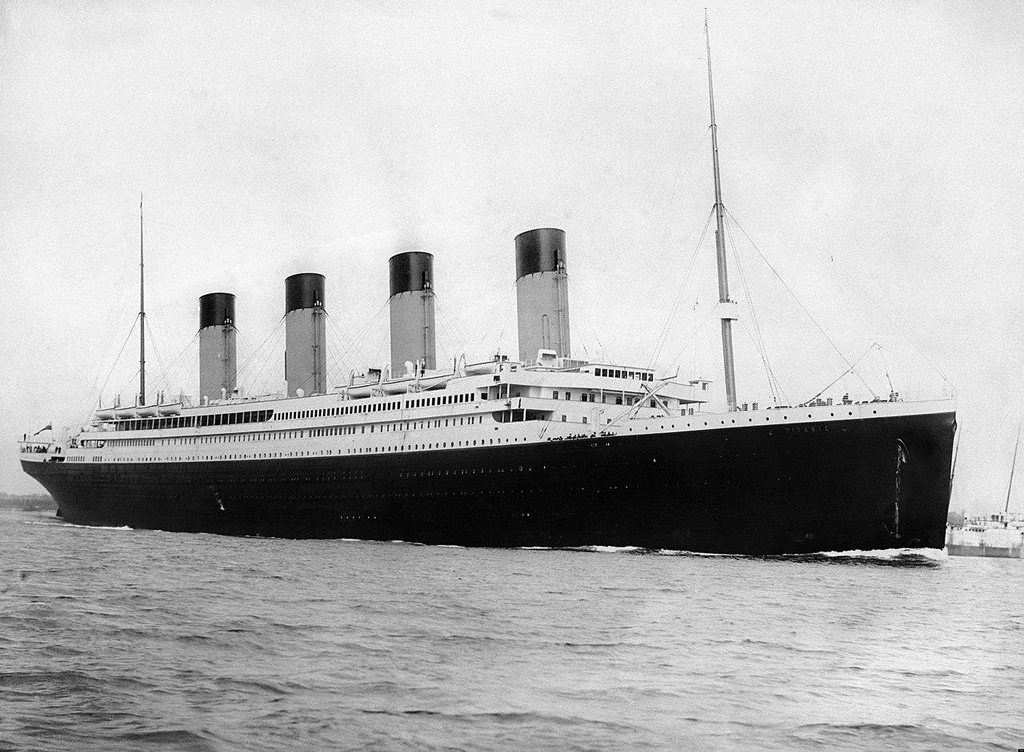 1912년 4월 10일 뉴욕을 향해 영국 사우샘프턴항을 출발하는 타이태닉호 