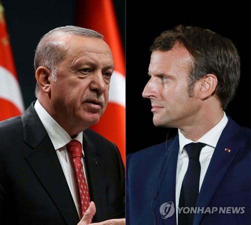 마크롱(우) 프랑스 대통령과 에르도안 터키 대통령