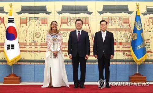 케냐 의회, 주한 자국 대사에 미국 국적 포기 요구
