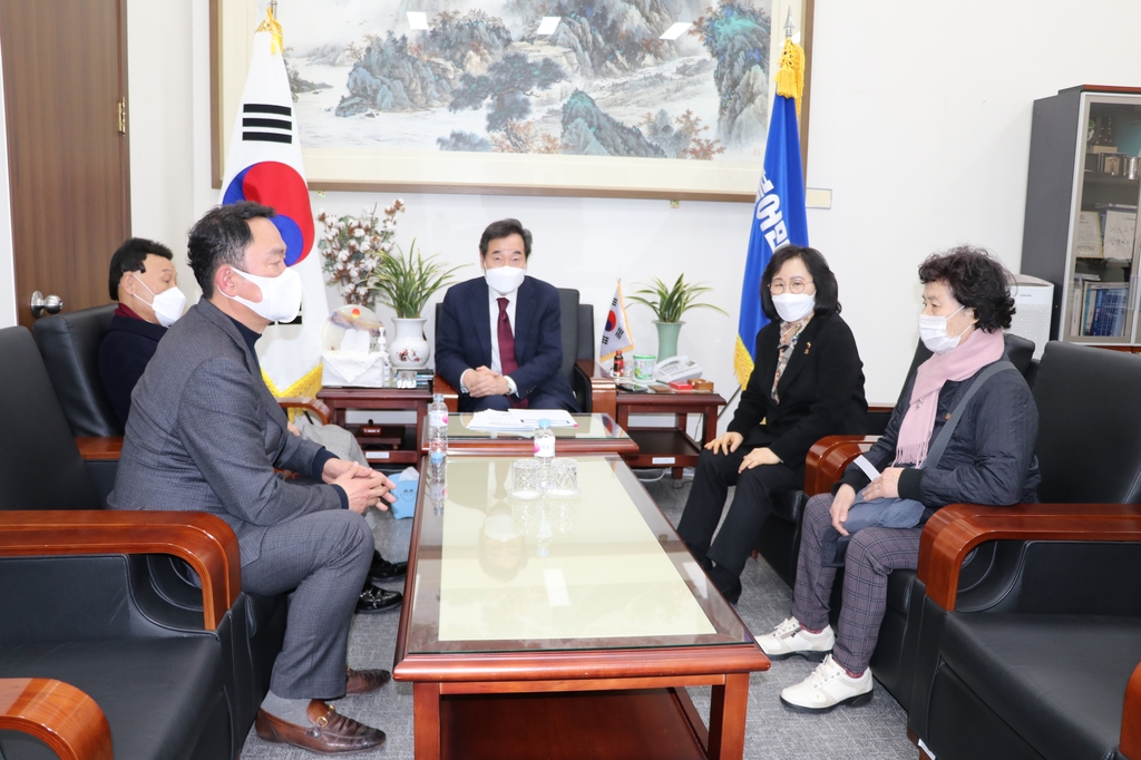이낙연 대표와 면담하는 전남도의회 여순사건특위