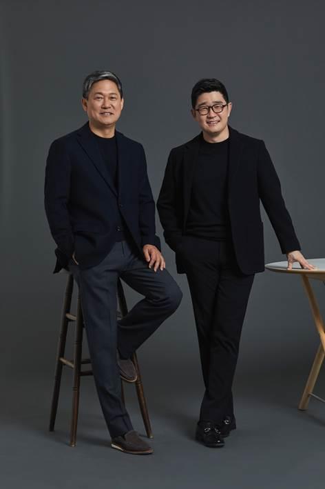 카카오엔터테인먼트 김성수(왼쪽), 이진수 대표