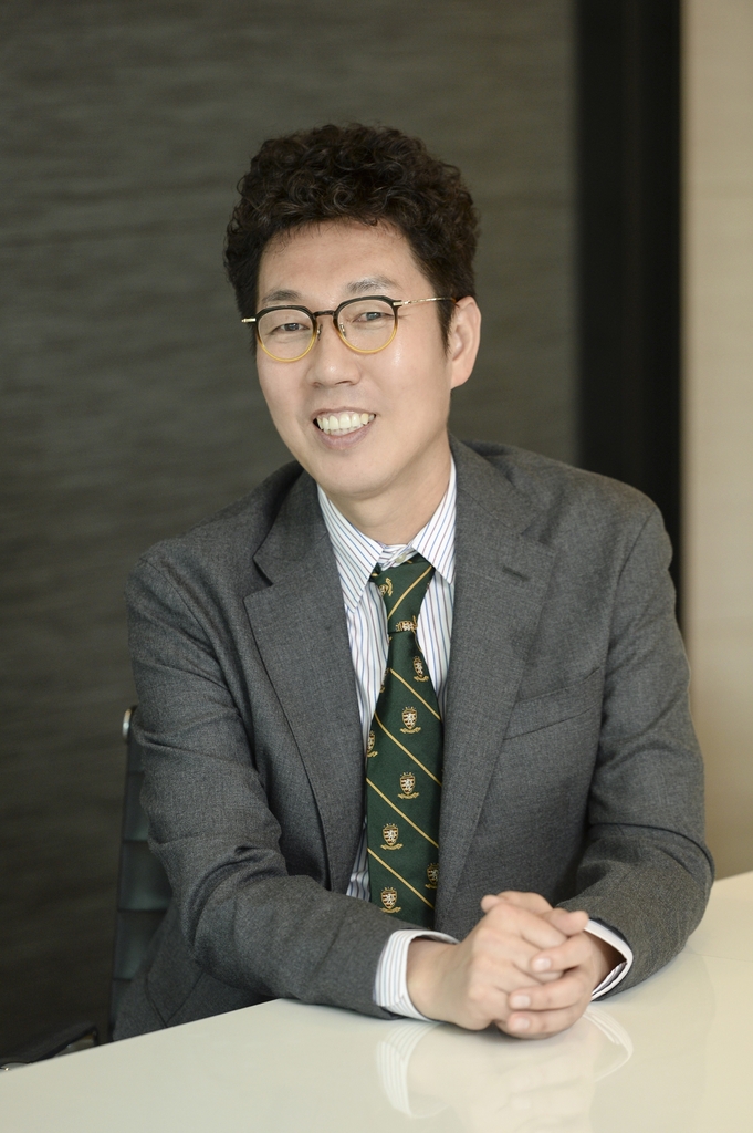 SBS 파워FM(107.7㎒) '김영철의 파워FM'의 DJ 개그맨 김영철