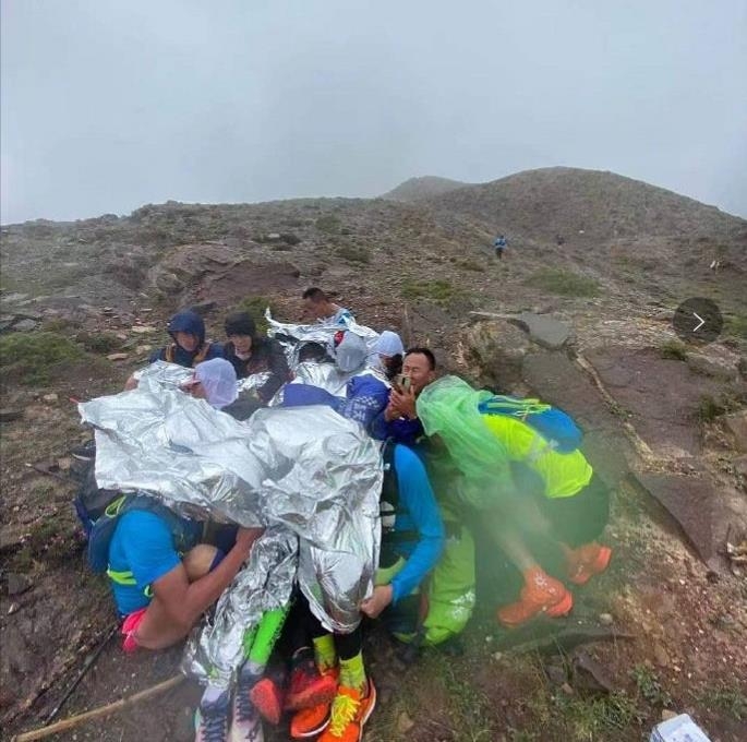 간쑤성 산악마라톤 사고 현장