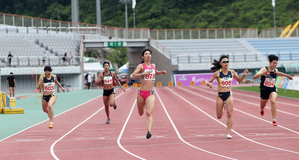 김다정, 여자 200m 우승