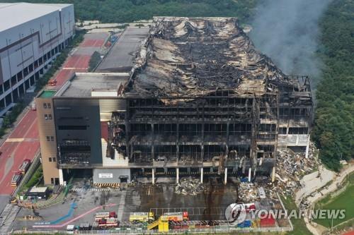 뼈대 드러낸 쿠팡 덕평물류센터