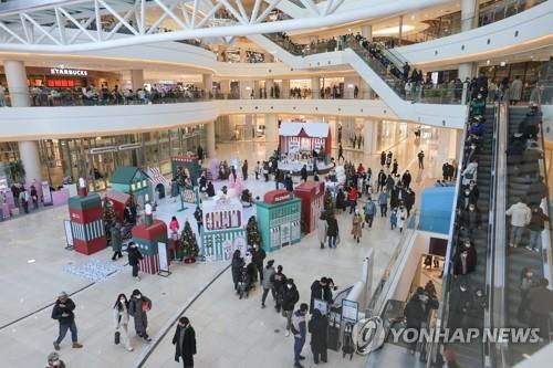 강추위 피해 실내로, 붐비는 대형 쇼핑몰