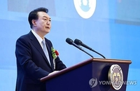 尹, 현직대통령 첫 어버이날 기념식…"위대한 부모님의 나라"