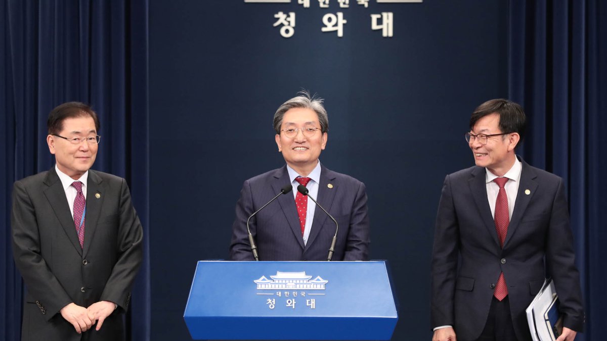 靑 "후반기엔 도약"…고가주택 자금출처 조사 방침 공개