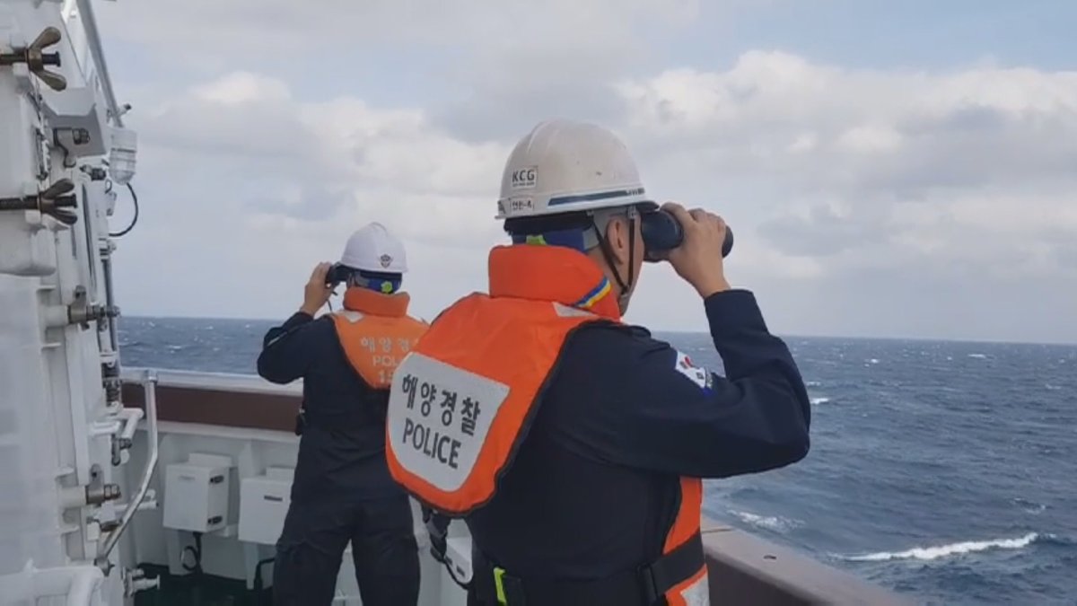 독도 헬기 추락 12일째…일본방공식별구역 항공수색